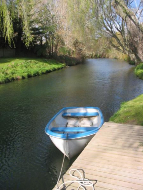 Waiteti Trout Stream Holiday Park